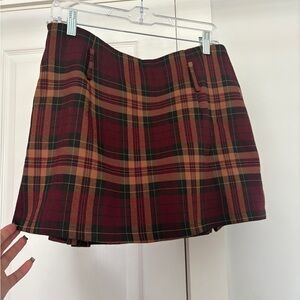 Commense Tartan Mini Skirt in Burgundy and Black